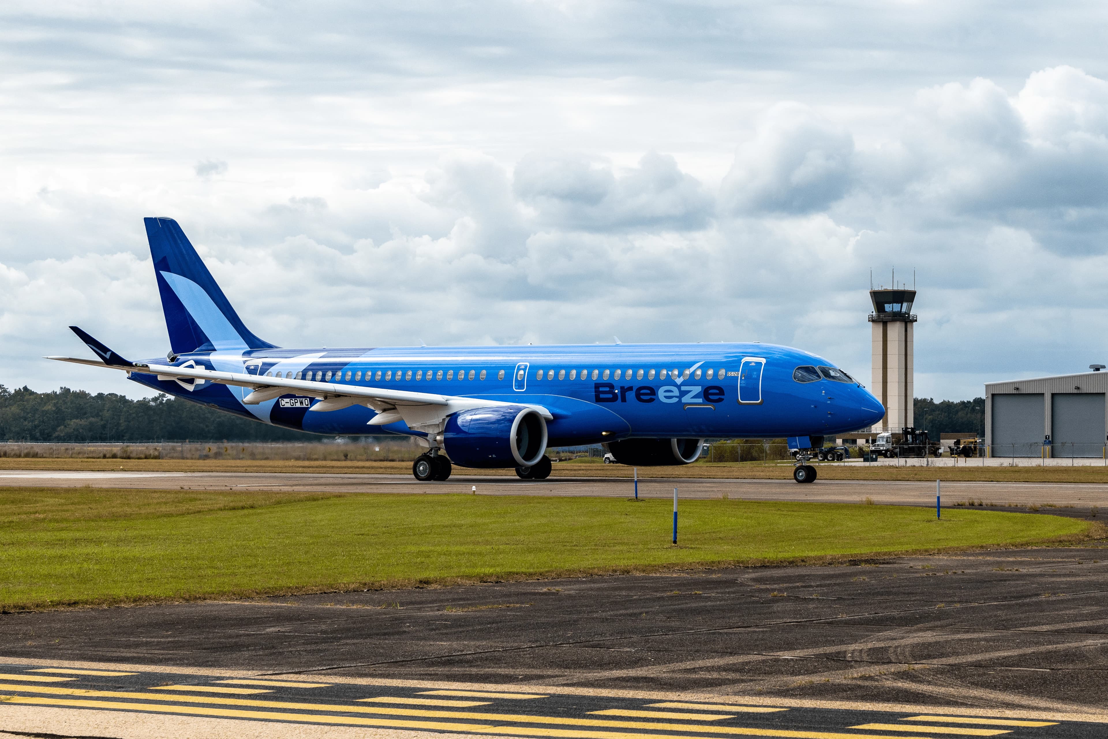 Breeze Airways A220-300 Seat Guide (2026)