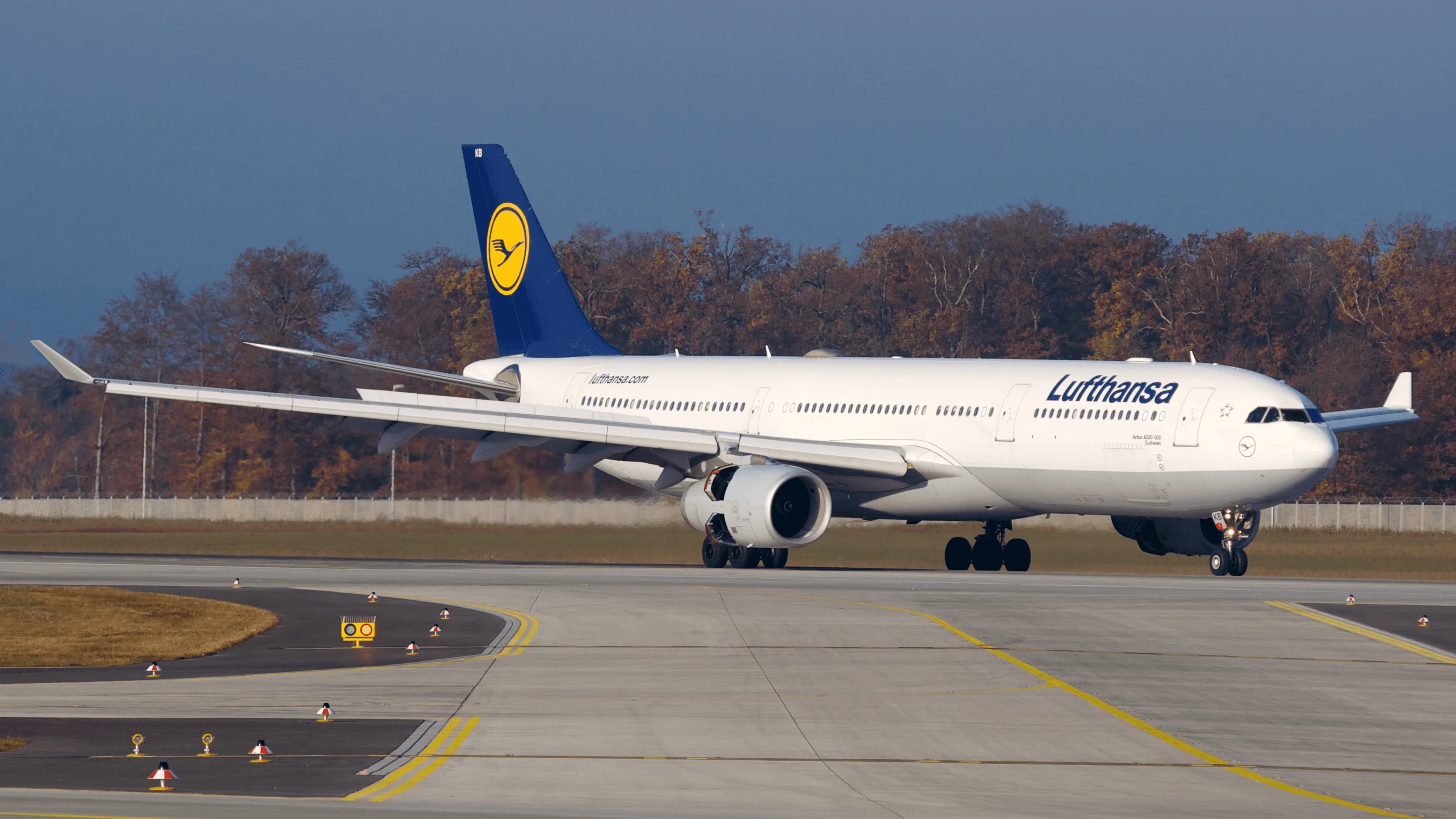 Lufthansa Airbus A330-300 Seat Guide (2026)