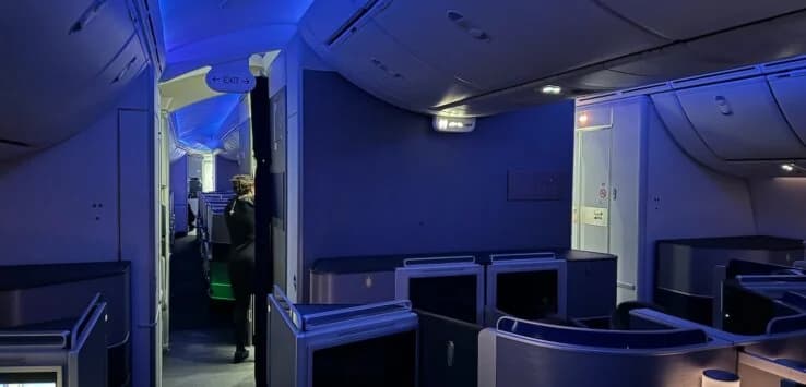 United 777-300ER Polaris Business Class Seat Guide (2026)