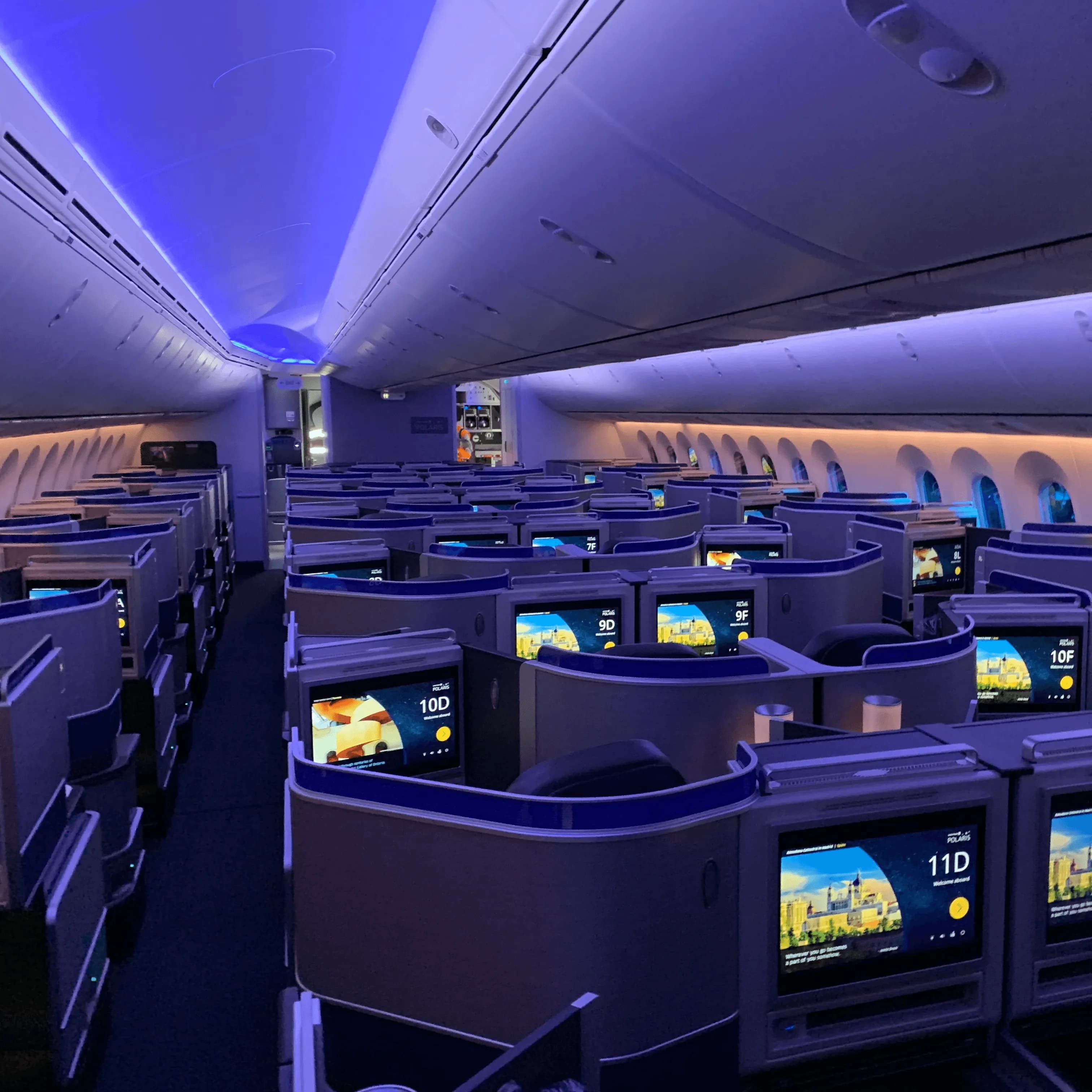 United Airlines Boeing 787-10 Dreamliner