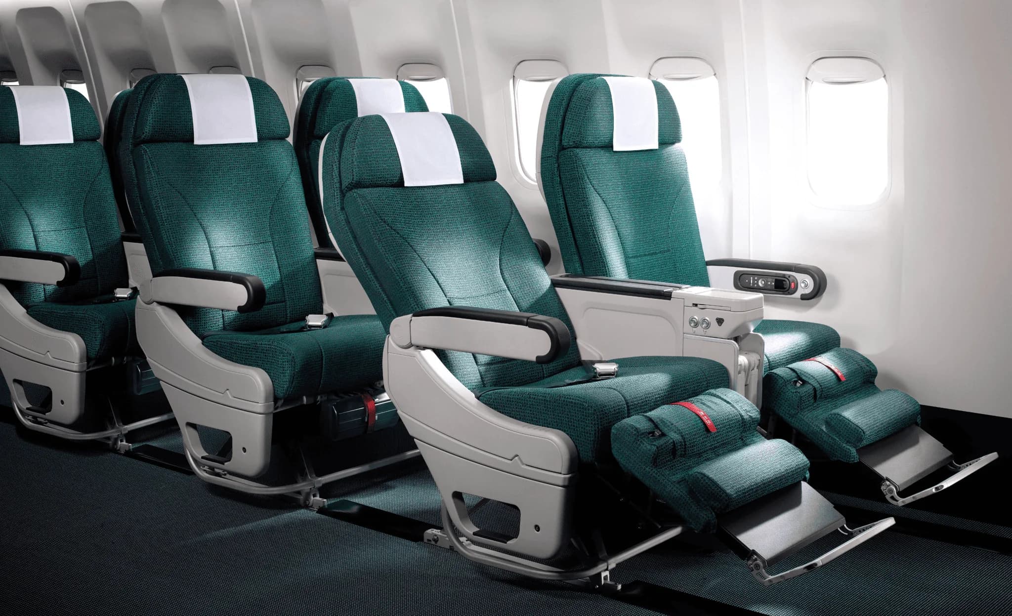 Cathay Pacific Premium Economy Review (2026)