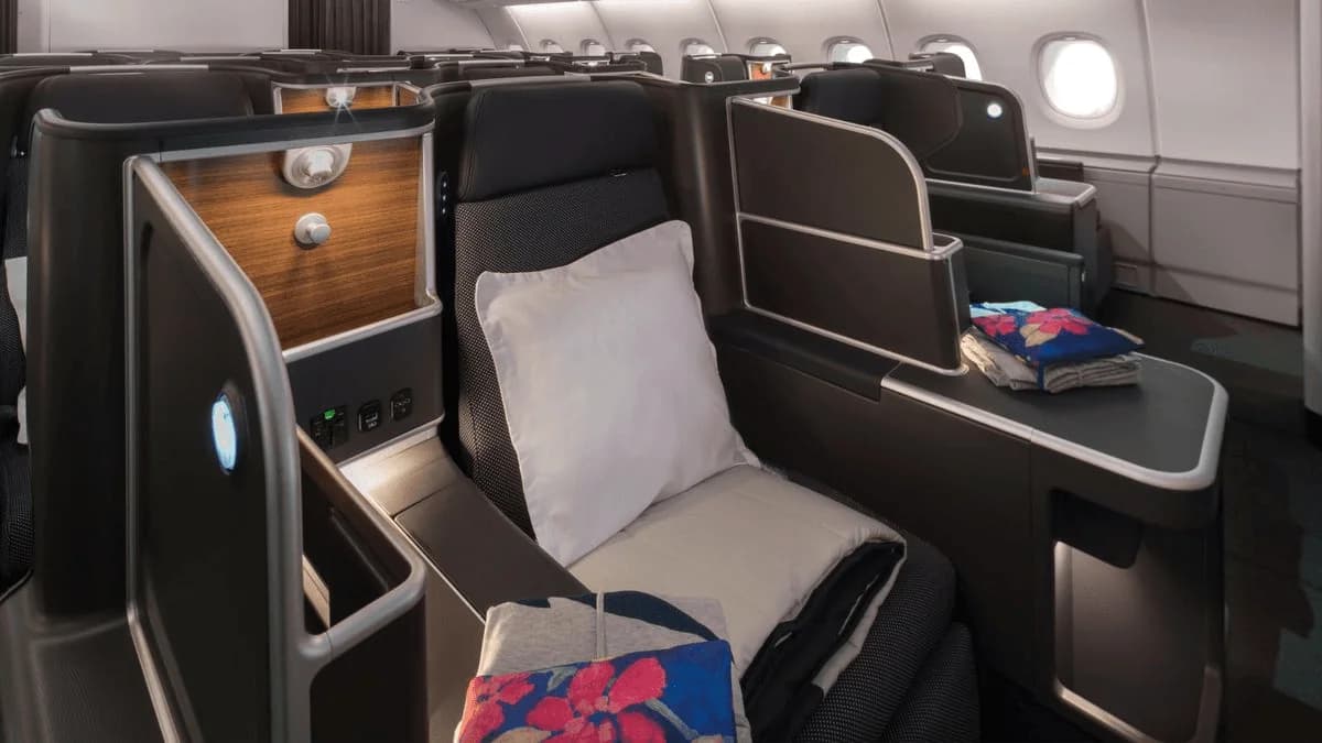 Qantas Business Suite Review (2026)